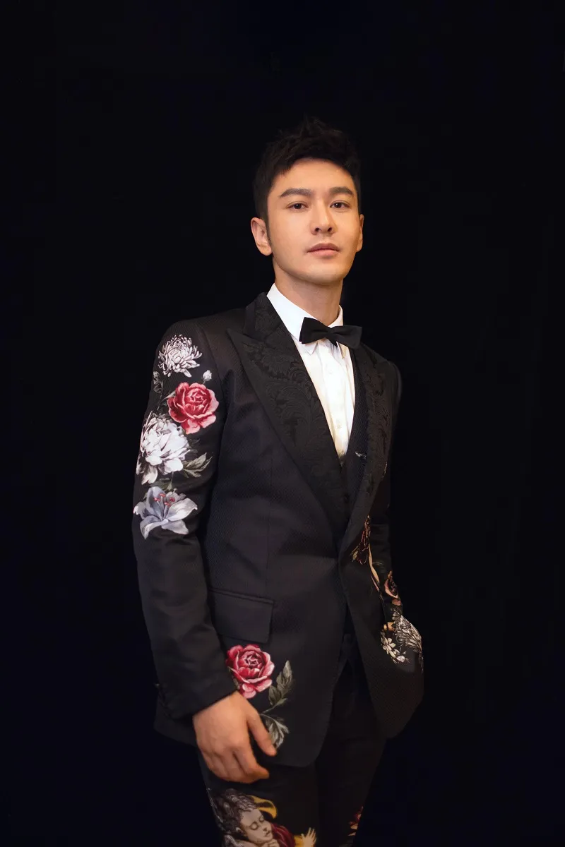 Fashion night - Xiaoming Huang wears floral gowns. JPG