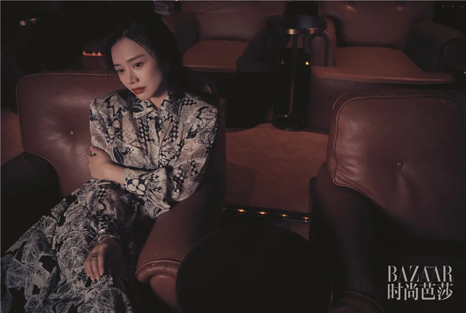 馬思純首登《時尚芭莎》十月刊封面