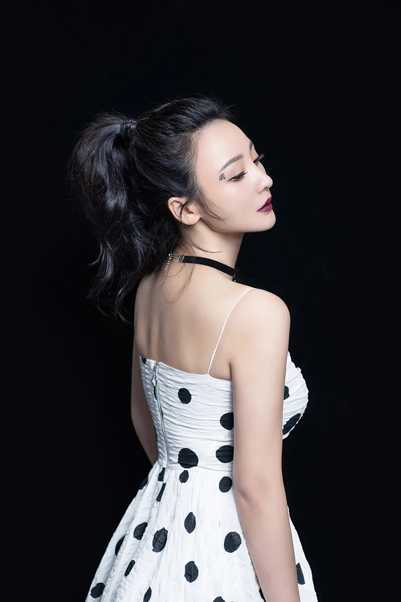  Liu Yan (actress) wifi眼妆电力信号超强.JPG