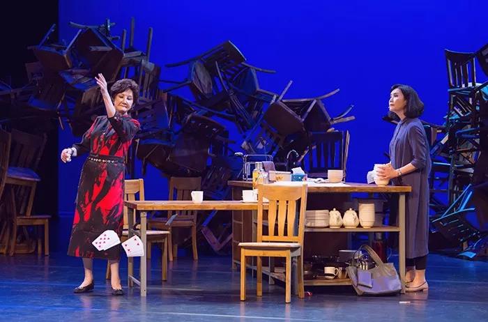 两个女人一台戏·话剧《戴茜今晚嫁给谁》