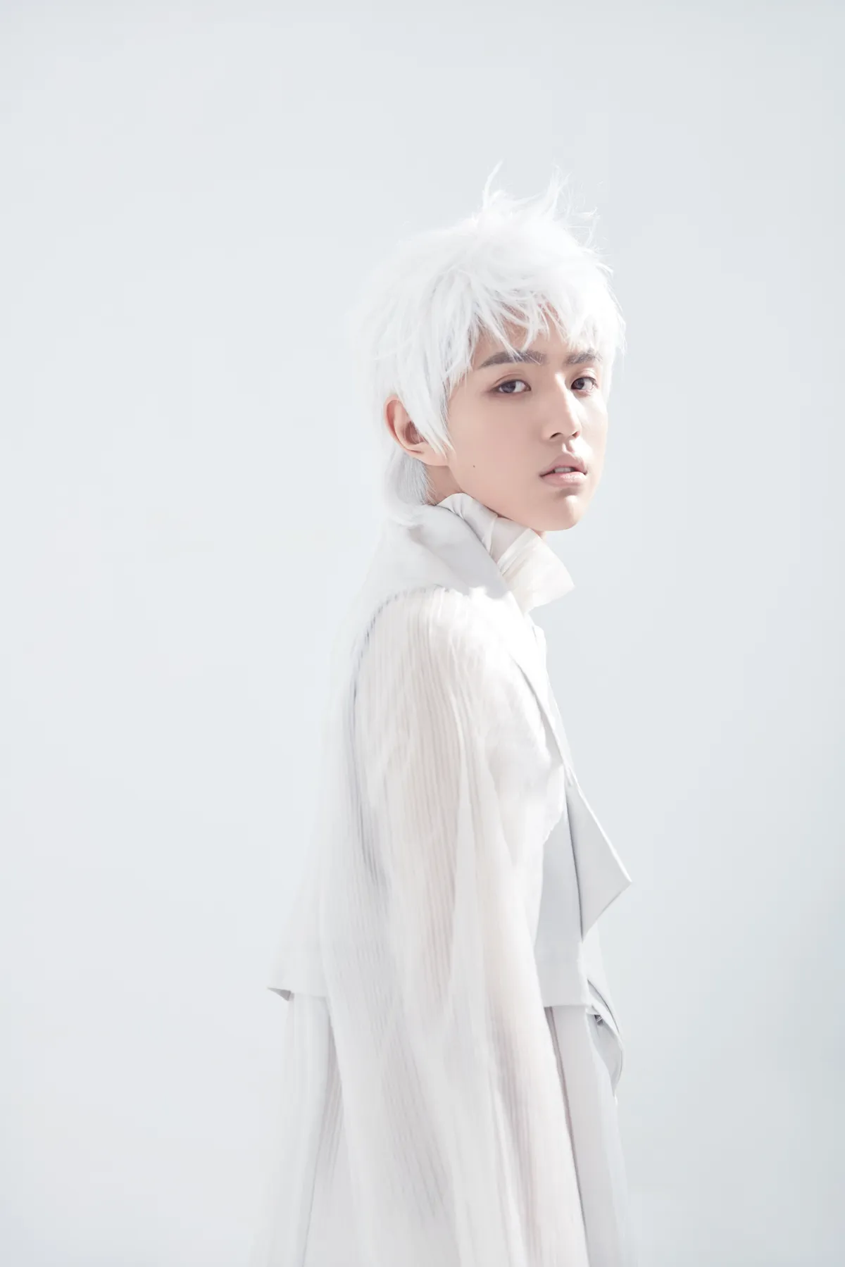 Yin yuke's portrait of white hair