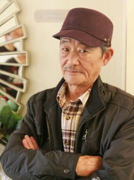 2003年张纪中指导的内地版《天龙八部》中饰演枯荣大师,2014年在《湄