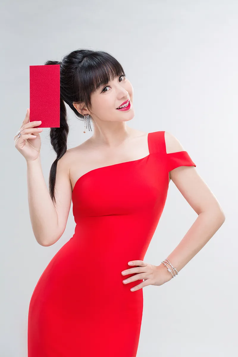  Liu Yan (actress) 体态婀娜曲线完美.JPG