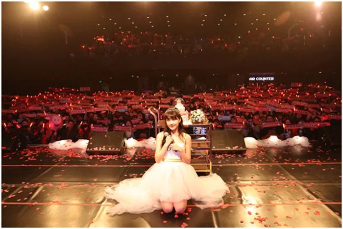 Li Yitong (singer) birthday party Li Yitong (singer) 生日会