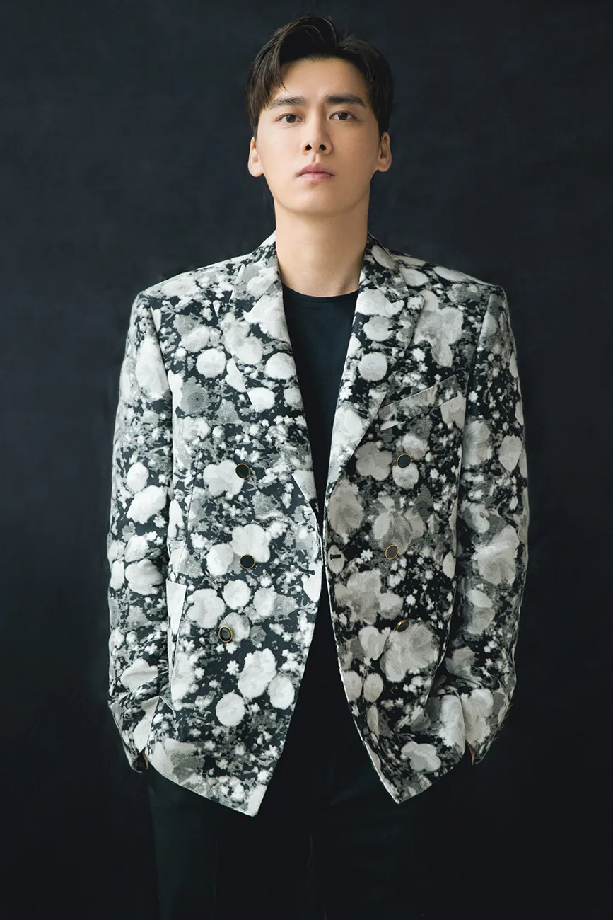 策展人李易峰 (1).jpg