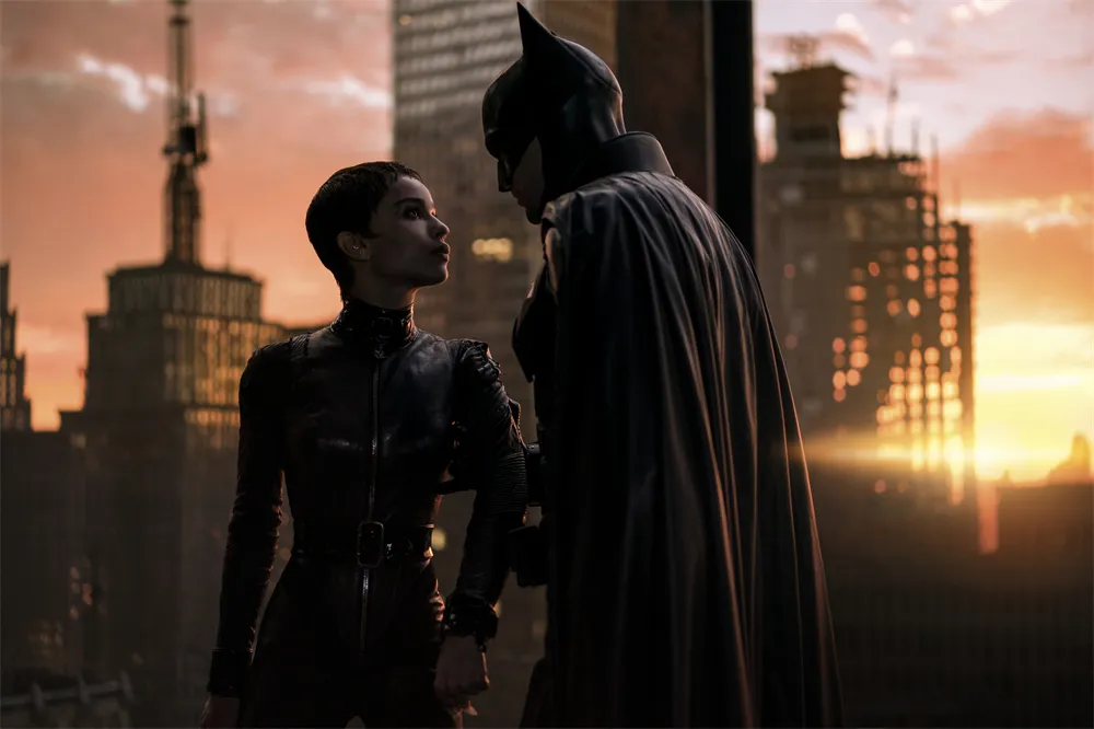 蝙蝠俠與貓女相望彼此.jpg