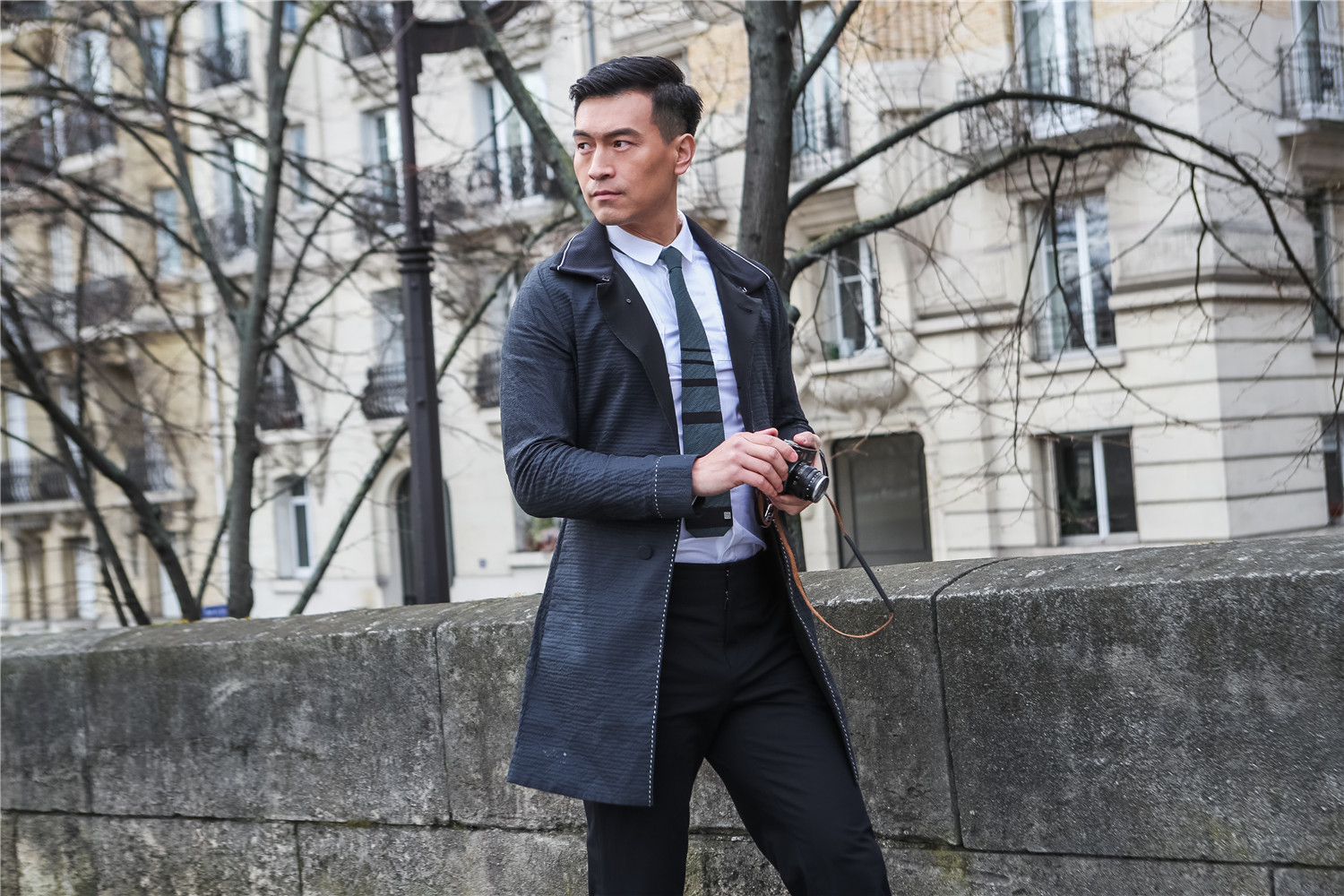 纪焕博出演《爱情进化论》成功人士设定魅力十足