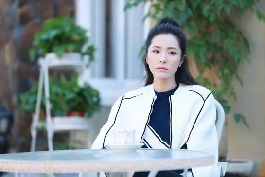 夏天扮演者曾黎