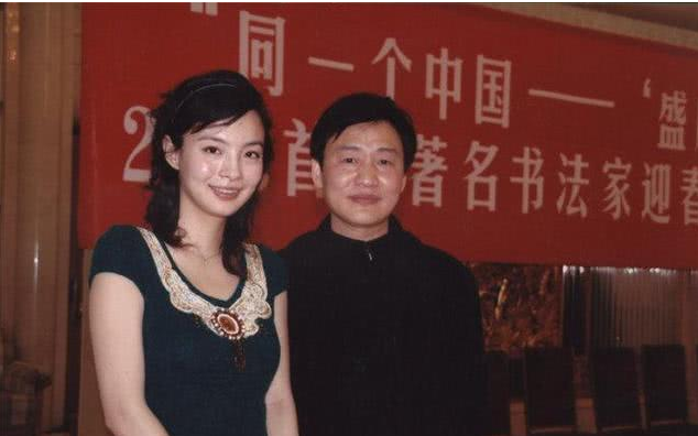 央视女主持 整容失败遭观众嫌弃 网友：一看到她的脸就关电视