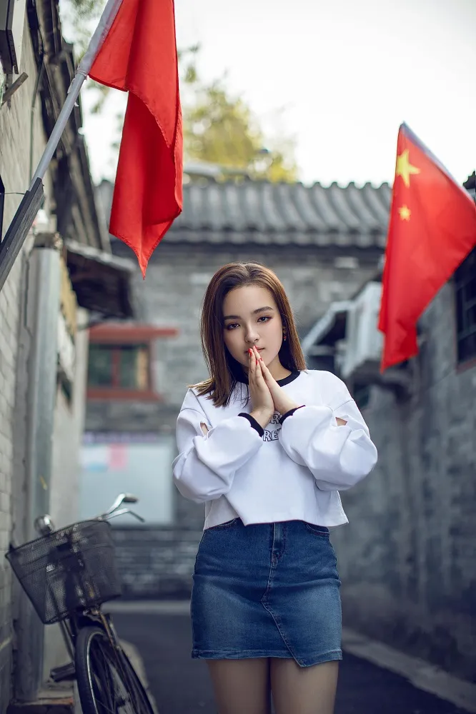 愛新覺羅·媚發佈全新《China》MV 用音符傳遞愛國情懷4.jpg