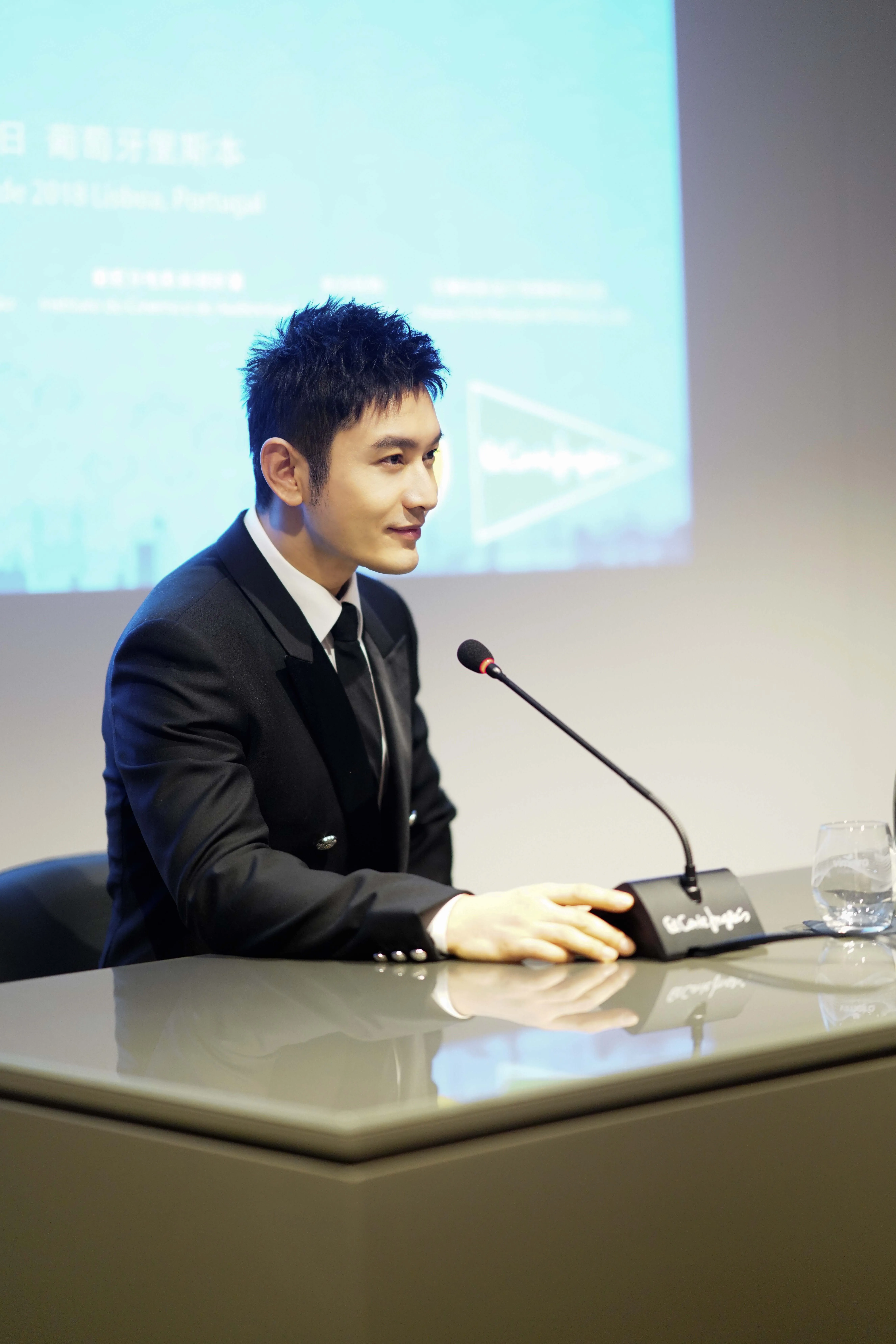 Chinese and Portuguese film culture exchange week opens - Xiaoming Huang told media. JPG