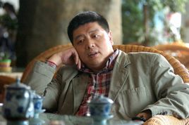 步向东