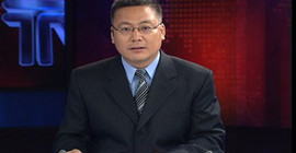 “最简单”的央视主持人 三套西服穿了近10年 今52岁气度不减当年