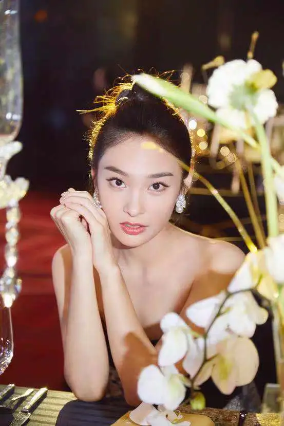 Wang Ke attends fashion extravaganza. Jpeg