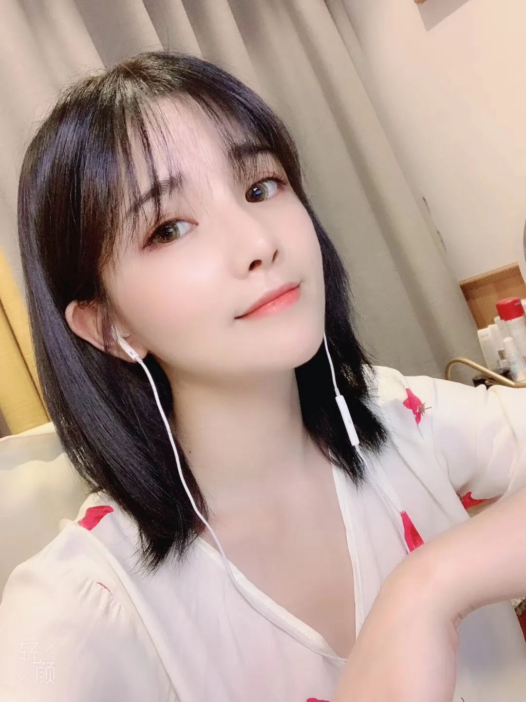 喻可馨微博曬時尚美照  (3).JPG